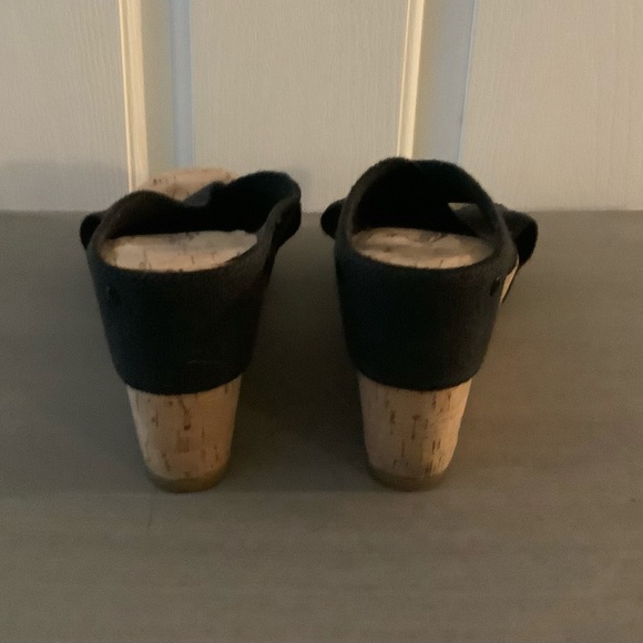 Lucky Brand Black Cork Wedge Sandal, 7 1/2 - Picture 3 of 8